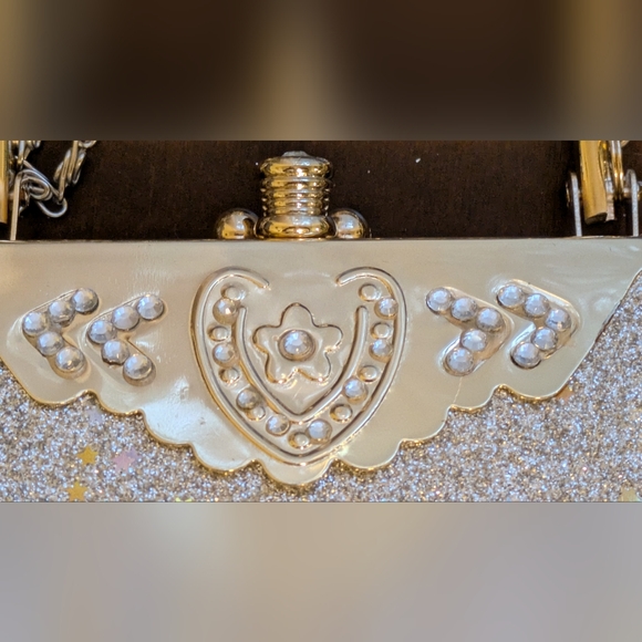 Stunning Silver / Gold Evening Clutch. NWOT - Picture 3 of 12